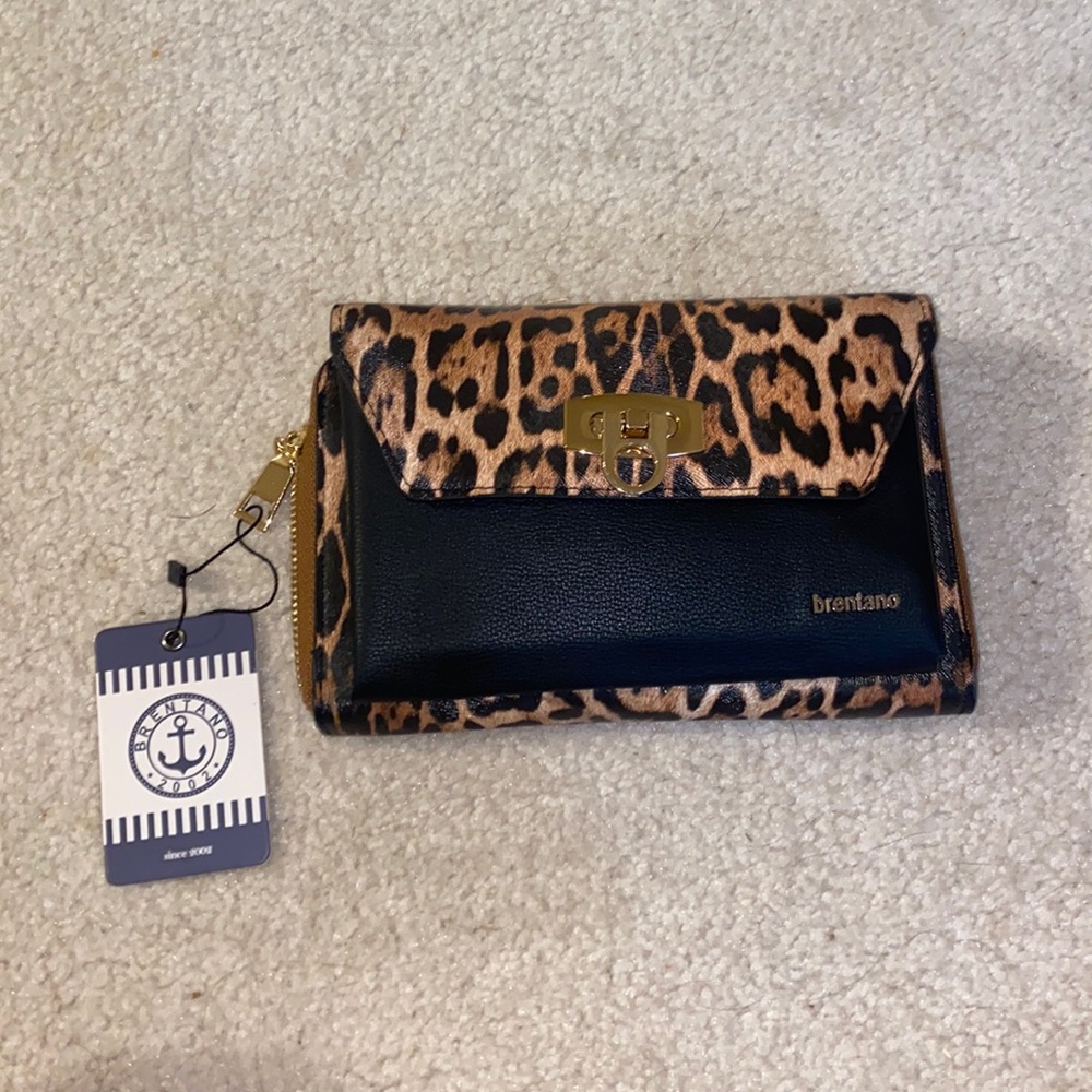 Brentano cheetah print purse/ clutch